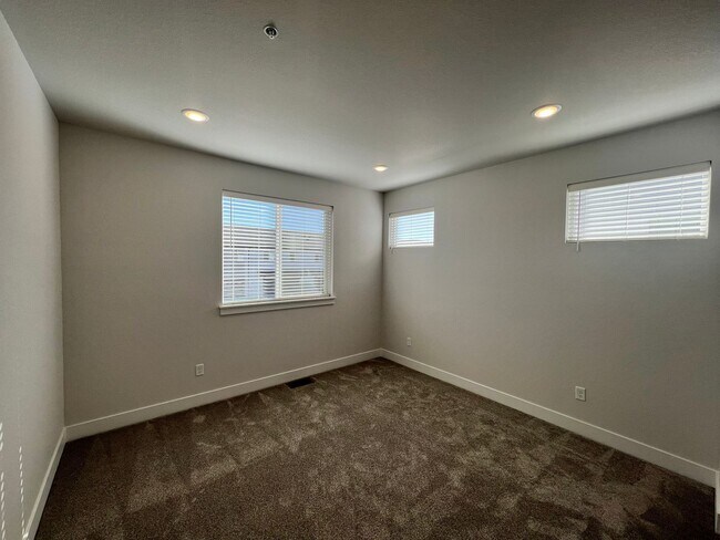 Building Photo - 4125 24th Street Rd