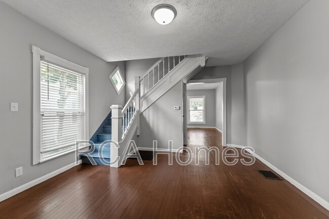 Building Photo - 1009 E Raymond St