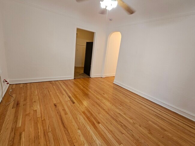 Building Photo - 5507 N Campbell Ave