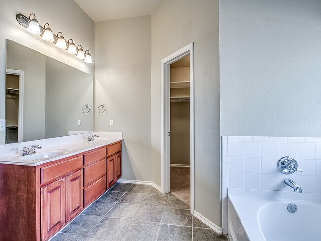 Building Photo - Beautiful 4 + Bedroom Home in Settlers Cro...