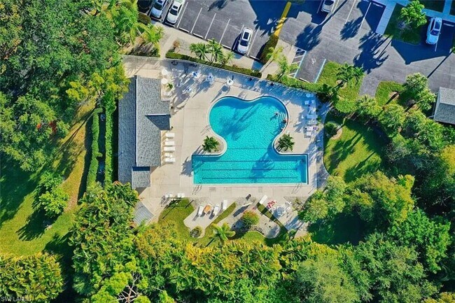 Building Photo - Stunning 2BR Condo in Naples - Lease for three (3) to 12 month.