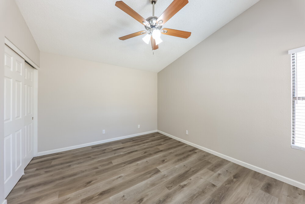 Building Photo - 8938 N 64th Ln