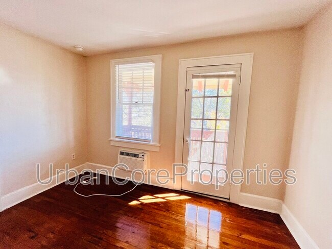 Building Photo - 360 13th Ave NE