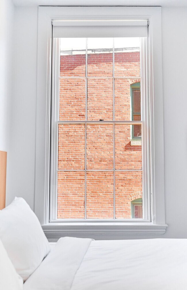 Building Photo - 121 Middle St