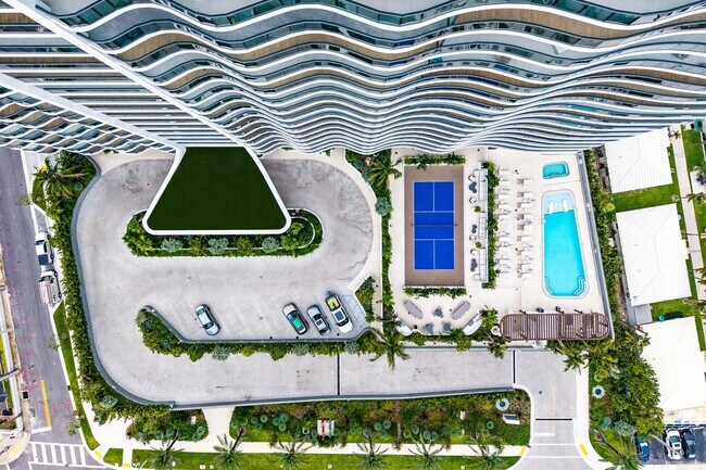 Building Photo - 900 N Ocean Blvd