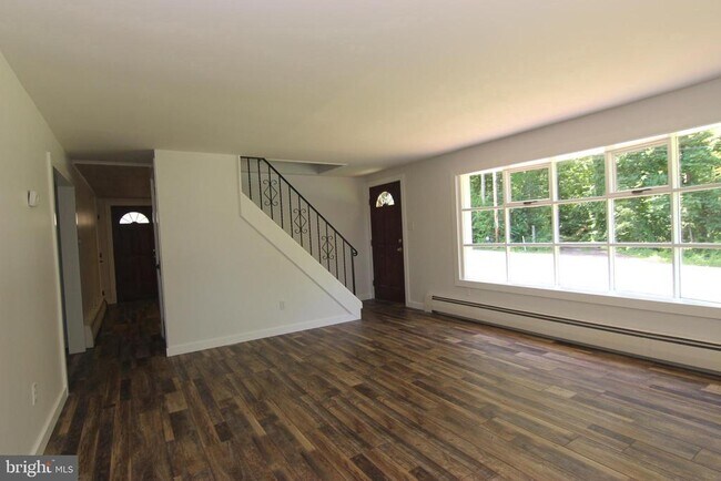 Building Photo - 151 Dogwood Dr