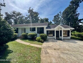 Building Photo - 1692 E Holly Oaks Lake Rd