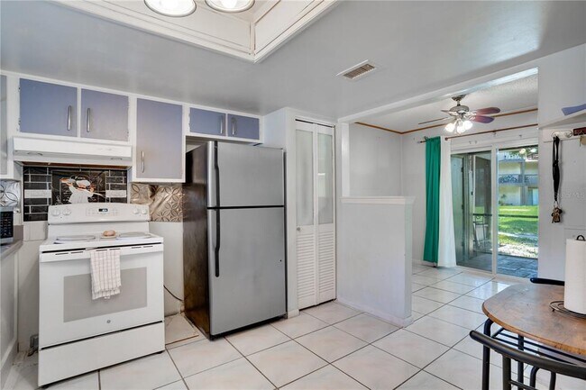 Building Photo - 6338 Newtown Cir