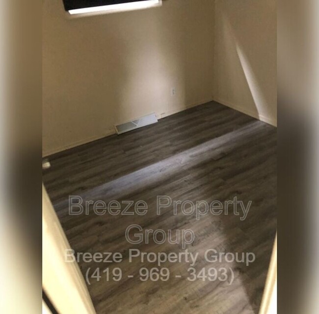 Building Photo - 2074 Price St