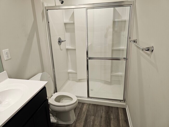 Building Photo - 203 Bowline Dr
