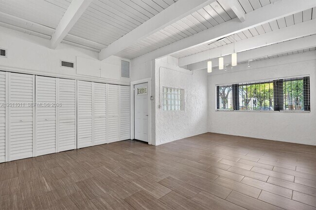 Building Photo - 8855 SW 62nd Terrace