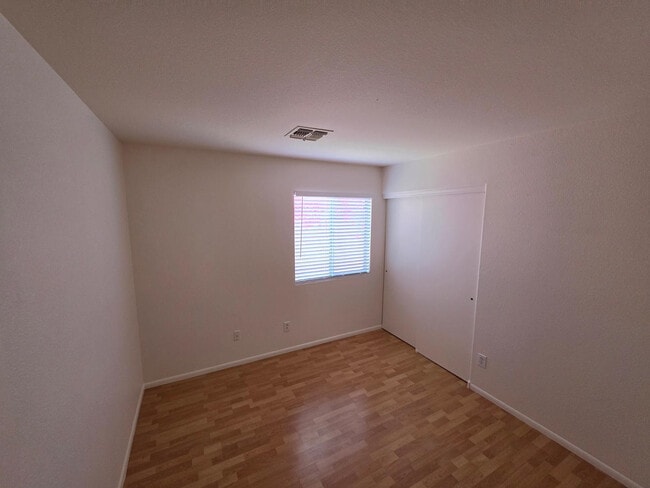 Building Photo - 2486 E Winchester Pl