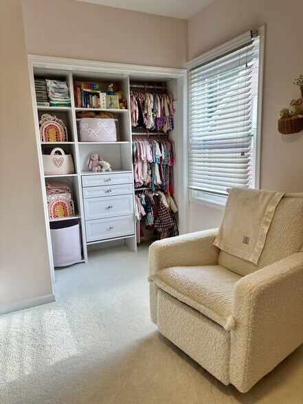 Building Photo - 66 King St