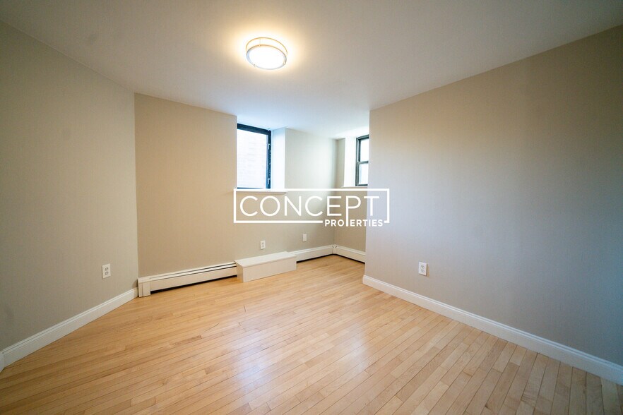 Building Photo - 19 Pleasant St