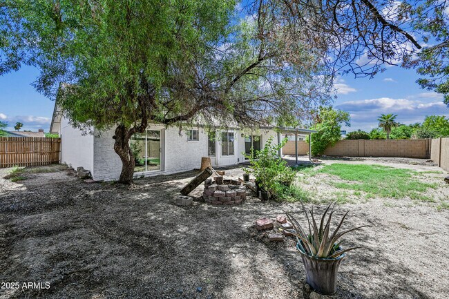 Building Photo - 3262 W Angela Dr