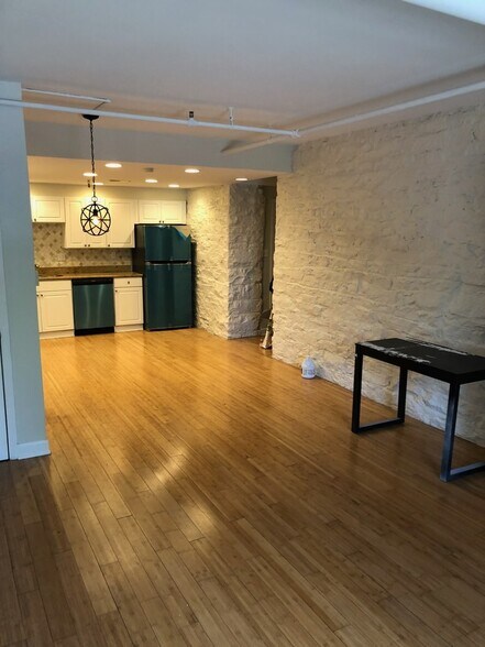 Building Photo - 400 McCarthy Rd