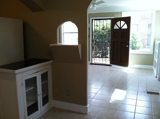 Building Photo - 5344 Leeland St