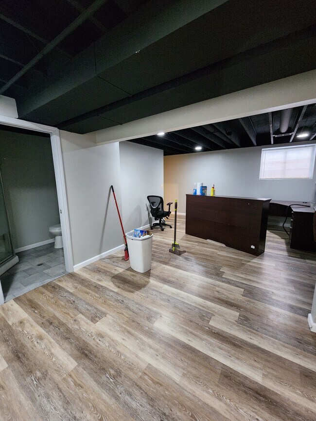 Basement bedroom - 1408 Whispering Woods Ave