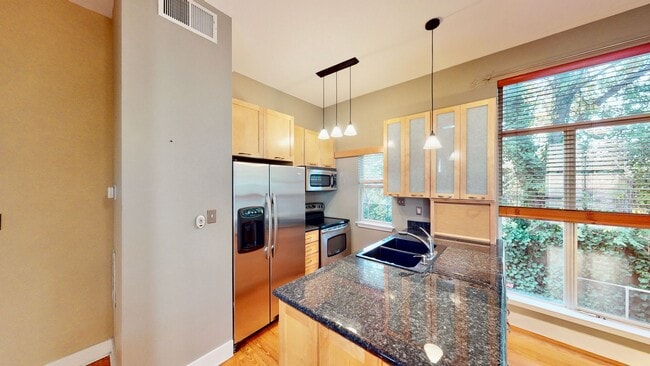 Building Photo - 2062 Atherton Heights Ln