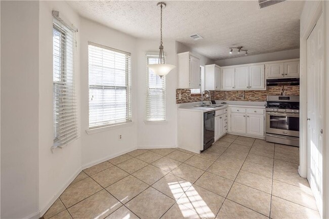Building Photo - 3394 Wild Flower Cove