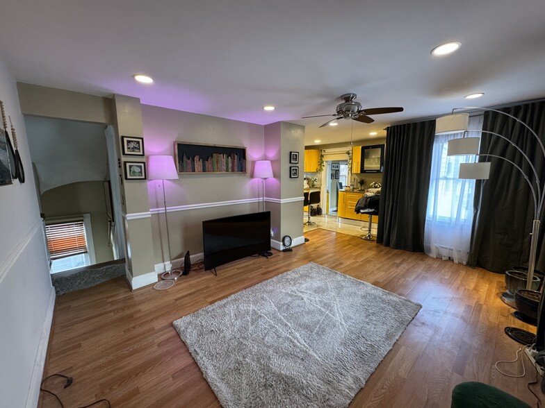 Primary Photo - 18 Plimpton Ave