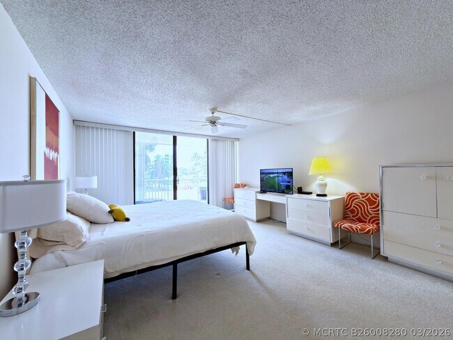 Building Photo - 3546 S Ocean Blvd