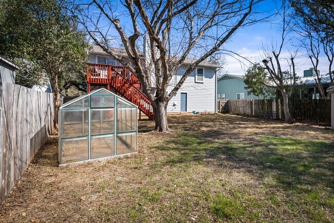 Building Photo - 8303 Wexford Dr