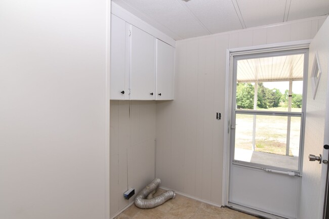 Building Photo - Spacious & Updated Double-Wide Home on a L...