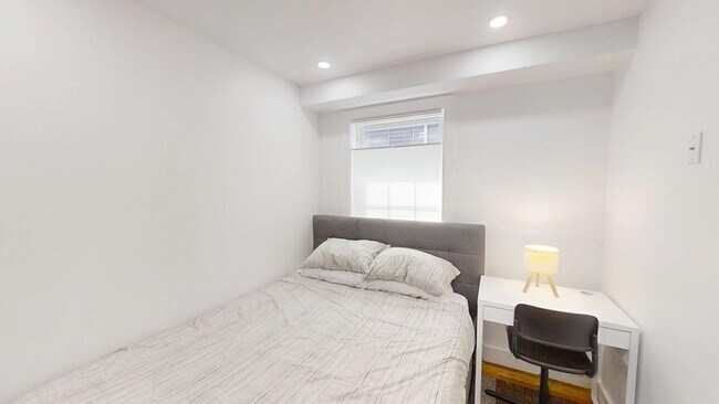 Building Photo - 36 Shepard St