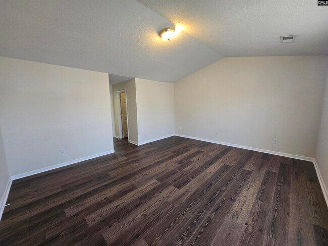 Building Photo - 132 Fox Grove Cir