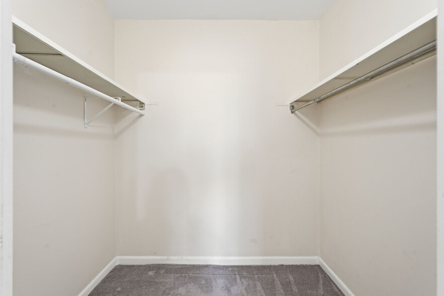 Building Photo - 6230 Edsall Rd