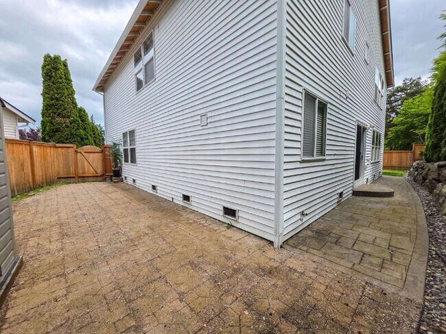 Building Photo - 11519 45th Ave SE