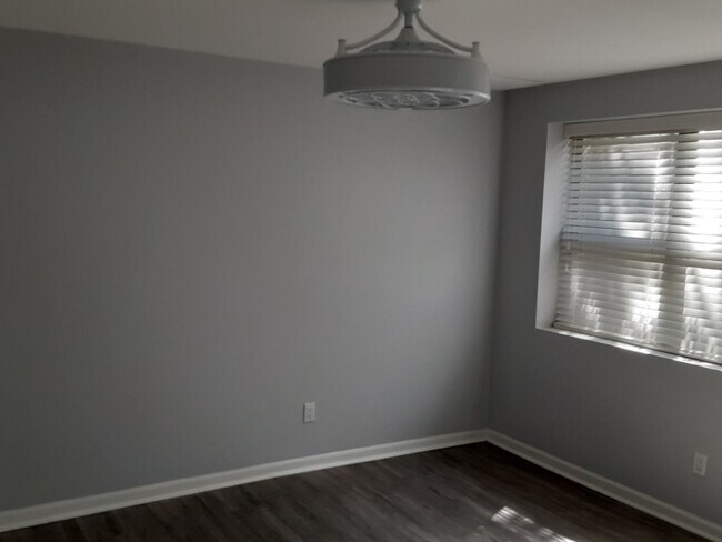 Building Photo - 121 E 29th St