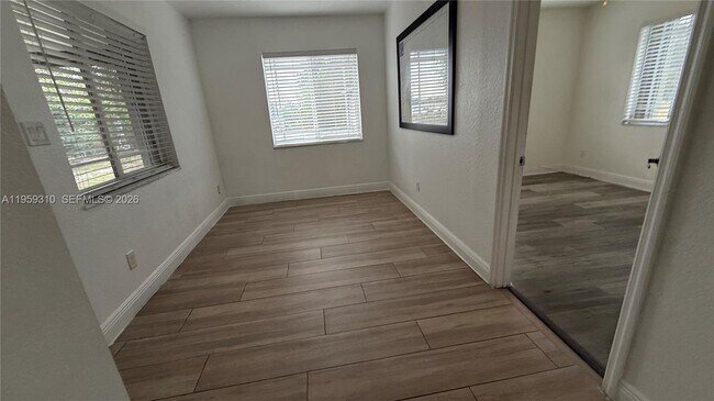 Building Photo - 2811 NW 26th Ave