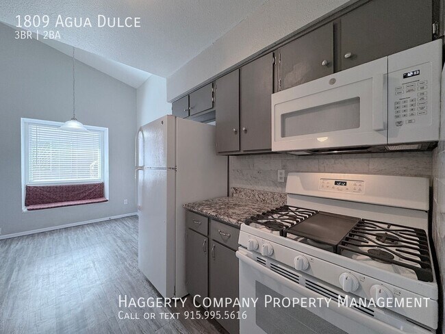 Building Photo - 1809 Agua Dulce St