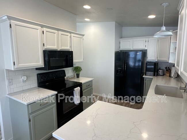 Building Photo - 1214 Cannon Dr