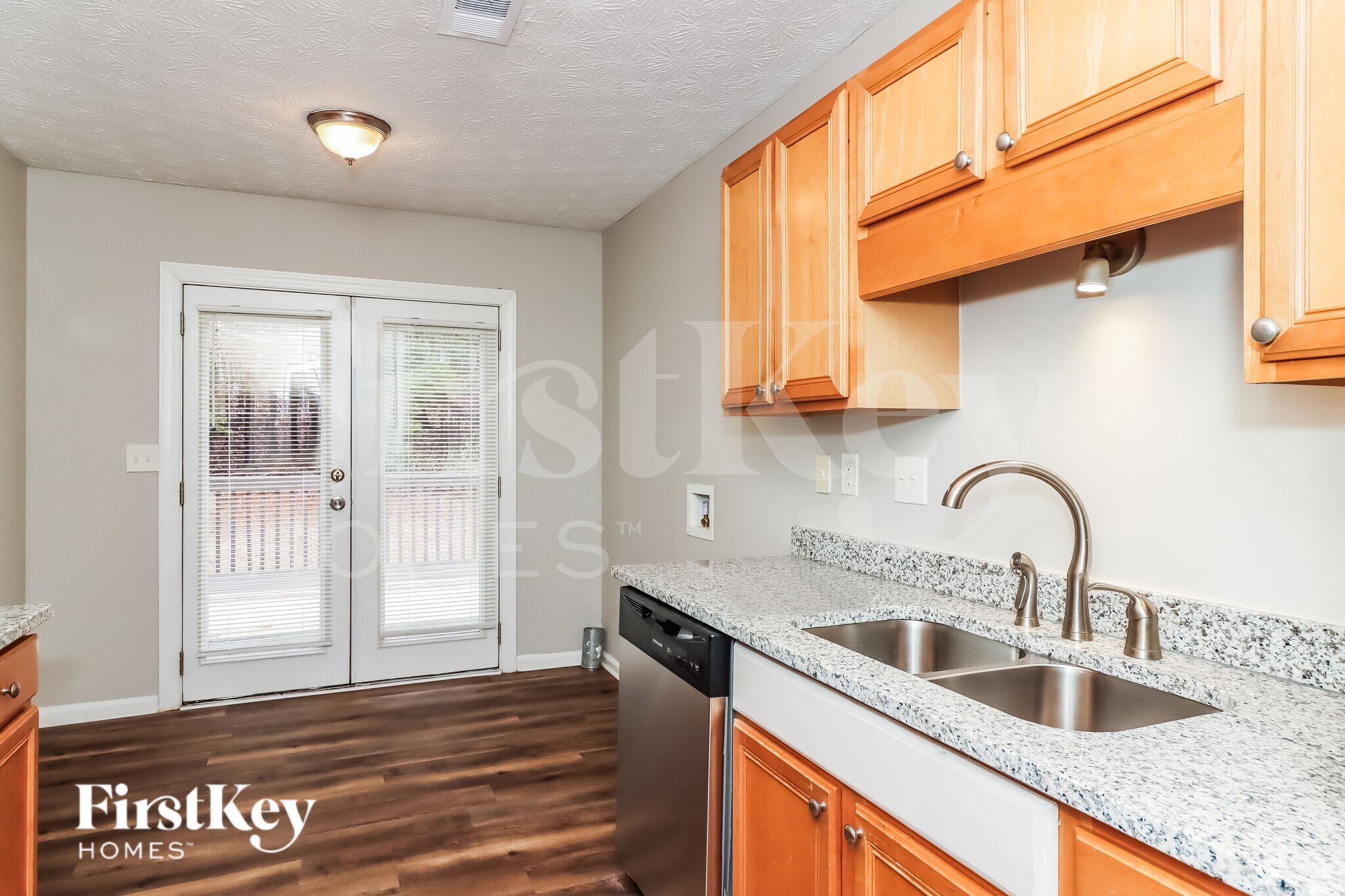 Building Photo - 1627 Eagle Dr