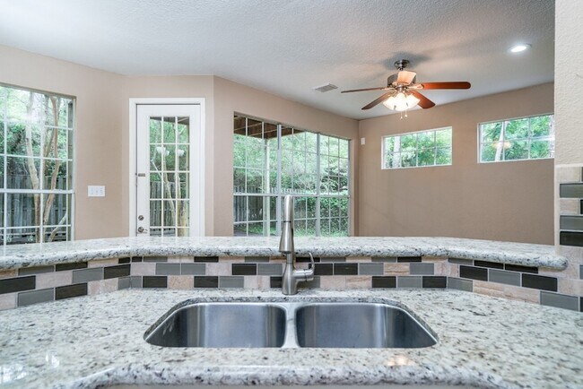 Building Photo - 66 Lakeridge Ct