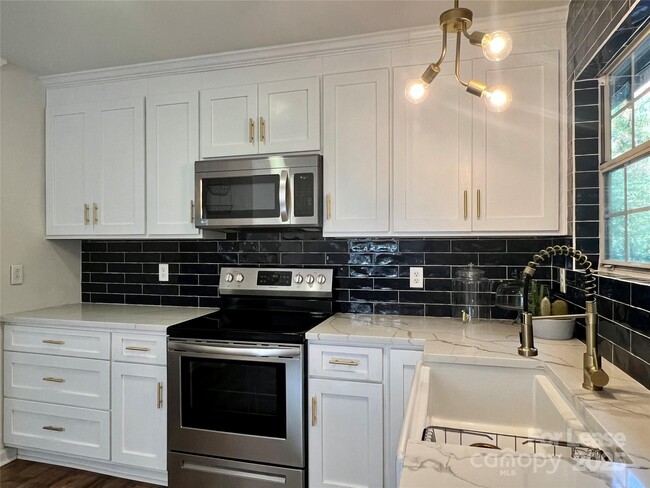 Building Photo - 12318 Delcorte Ln
