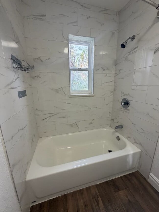 Building Photo - 3813 E Miller Ave