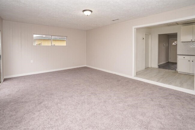 Building Photo - 805 Horncastle St