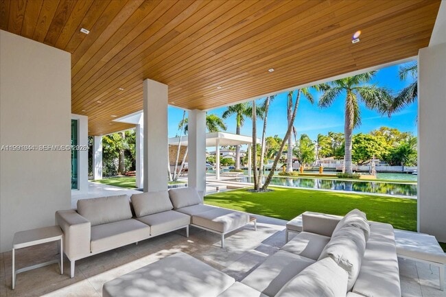 Building Photo - 3465 Meridian Ave