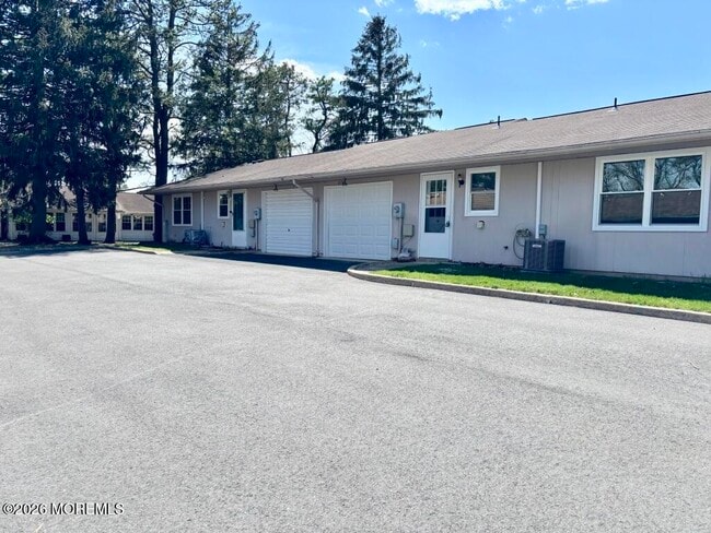 Building Photo - 43C Edinburgh Ln