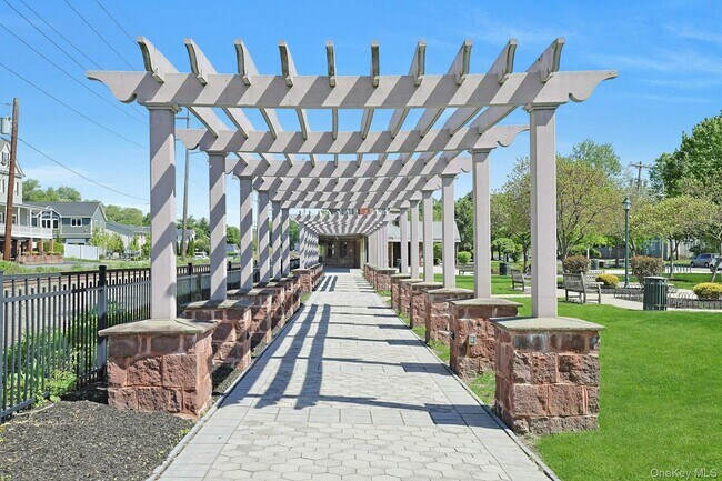 Building Photo - 962 US-9W