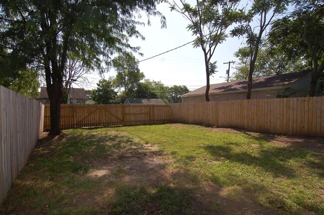 Building Photo - 208 N Guilford Ave