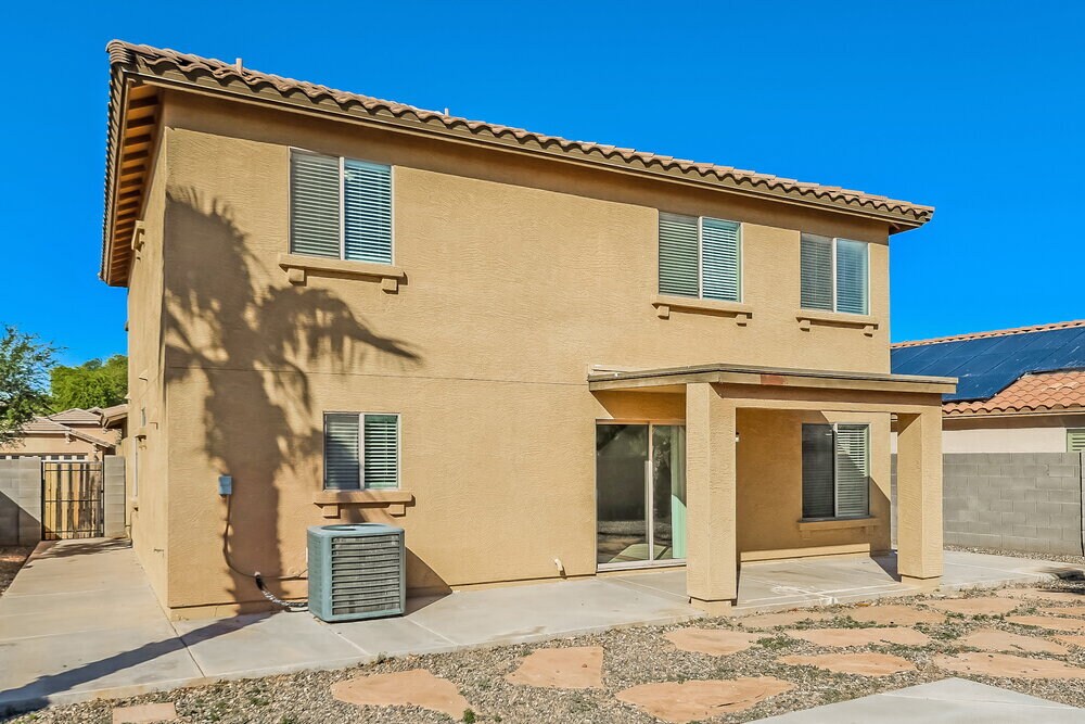 Building Photo - 591 S 167th Dr