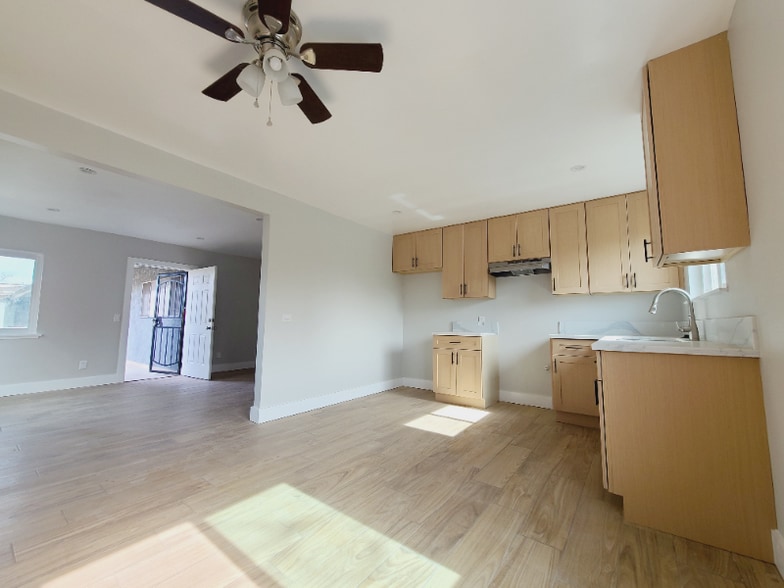 Building Photo - 14248 Gilmore St