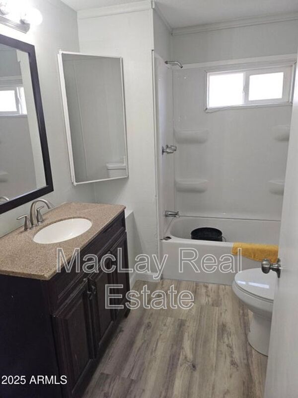 Building Photo - 720 S 97th Pl