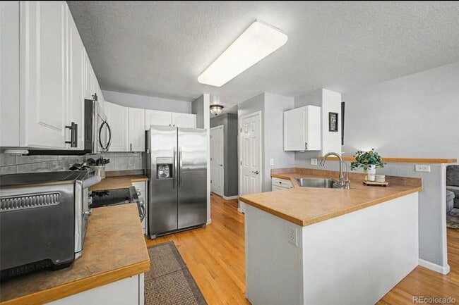 Building Photo - Thornton Townhome for rent.