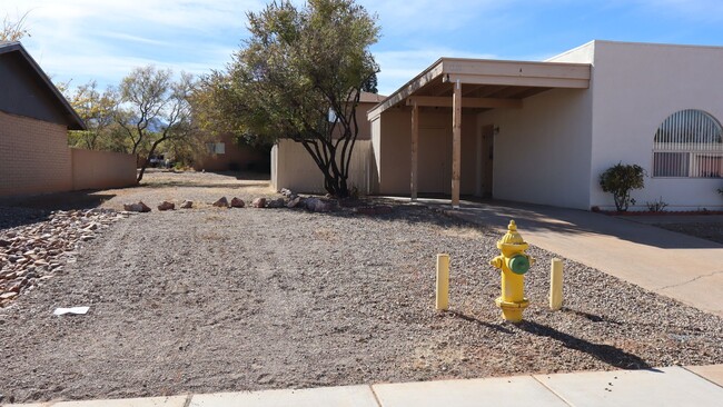 Building Photo - Plaza Oro Loma Fourplex